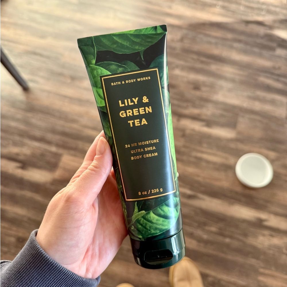 Bath and Body Works Lily and Green Tea Lotion
